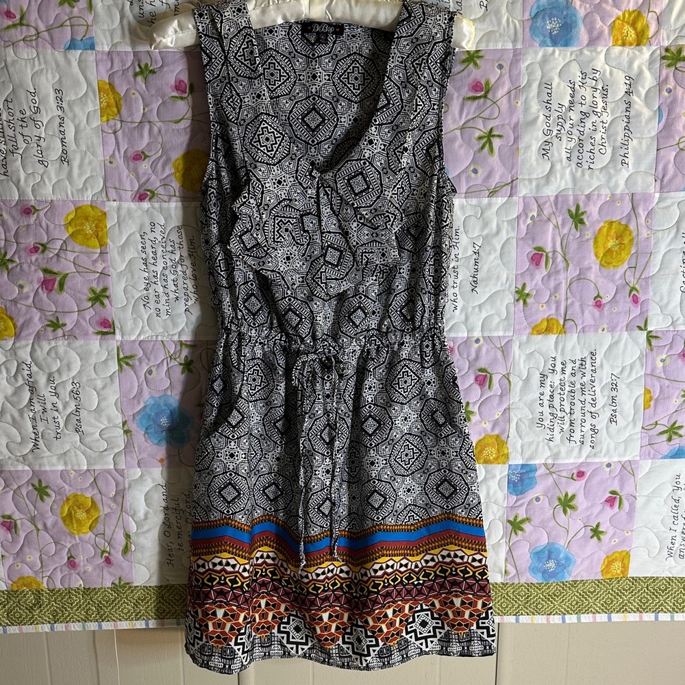 Be Bop Patterned Black and White sleeveless Dress Sz M